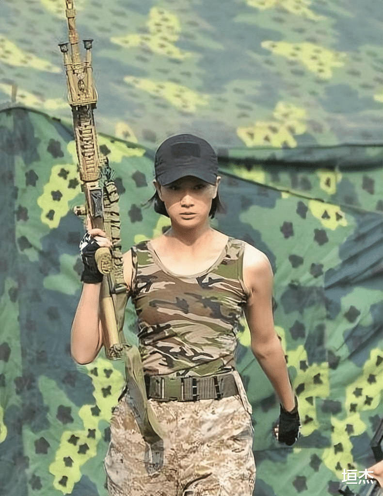 军人|矫揉造作就别尬演女军人，这7位女星告诉你，什么叫“铿锵玫瑰”