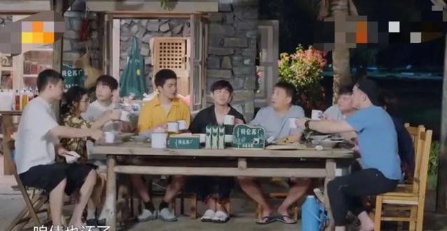 黄磊|《向往》又来三个新嘉宾,和黄磊关系好,但屈楚萧的过往有争议