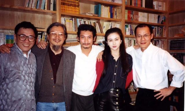 我给香港作曲家排了个名，卢冠廷陈勋奇并列，黄霑并不是第一