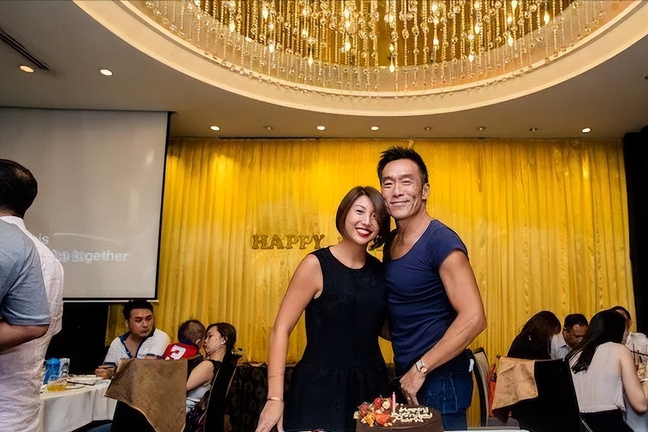 郑浩南|浩南哥庆祝58岁生日，婚变后一无所有，子女也被外籍老婆带走