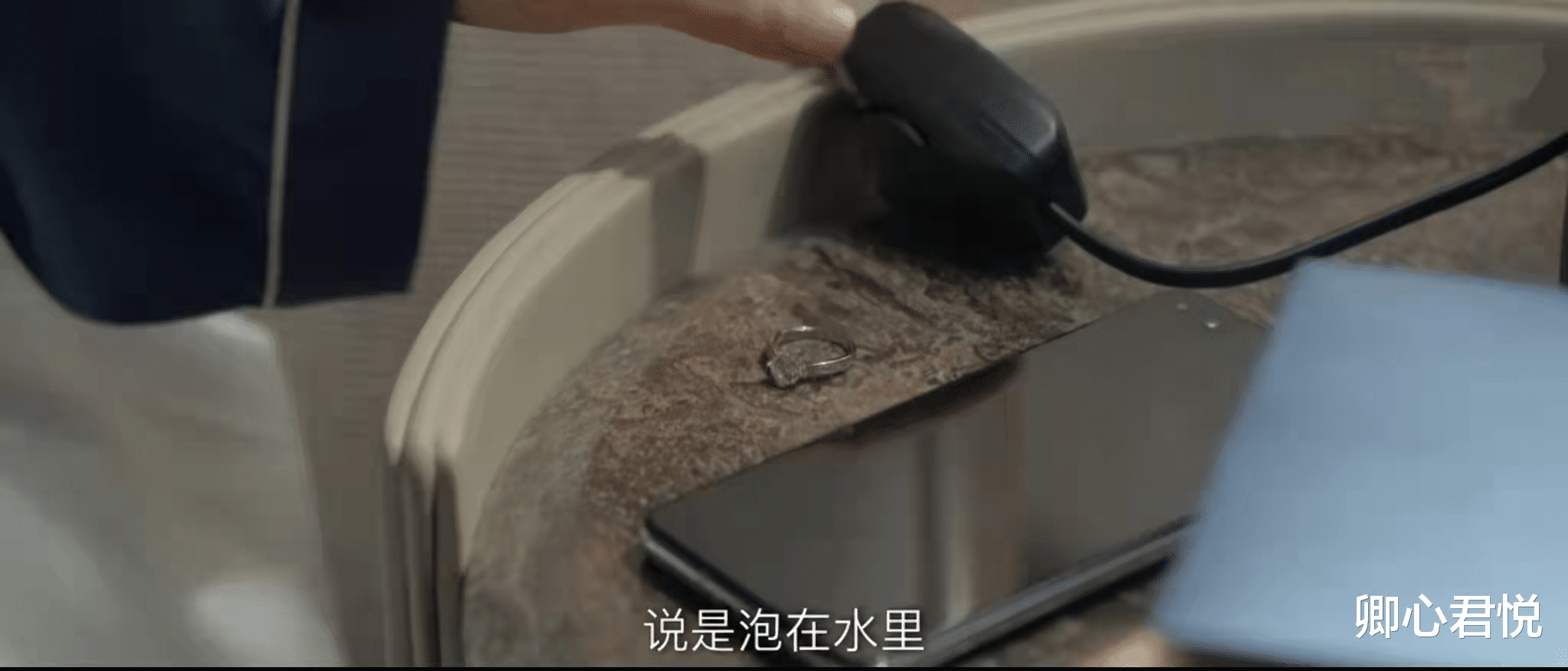 戒指|《我们的婚姻》，“逼着老公吃软饭”的董思佳：你不配有独立人格