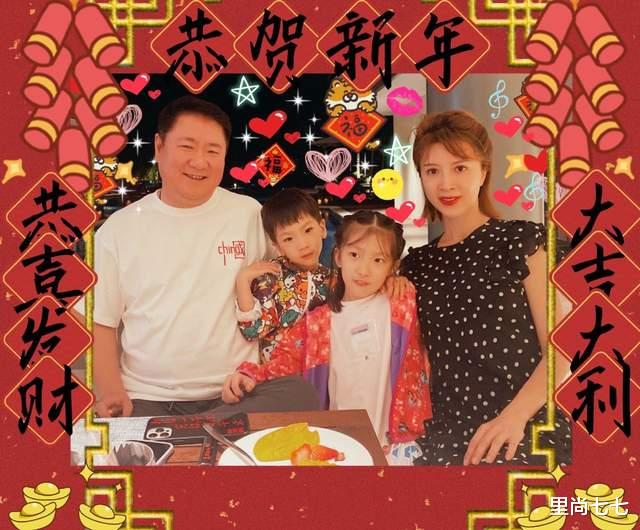 丝袜 金巧巧一家年后首秀,一对儿女颜值被爸拉垮,丈夫穿百元国货抢镜