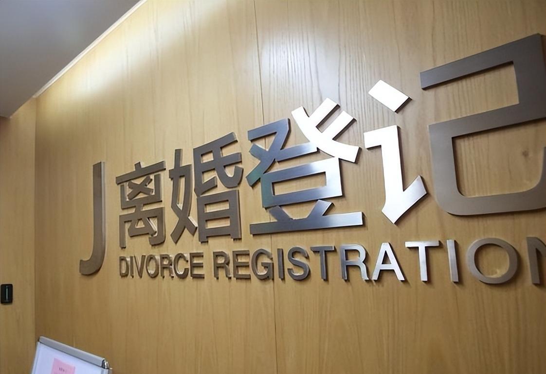 爸爸捡破烂供儿子上名校,2个月后儿子自杀:父亲的爱毁了他一生