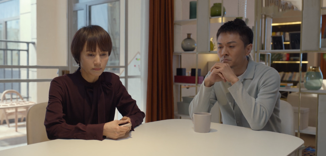 宋嘉辰|《玫瑰之战》：用卑微来挽回顾念，却是另有所图，他，虚伪又自私