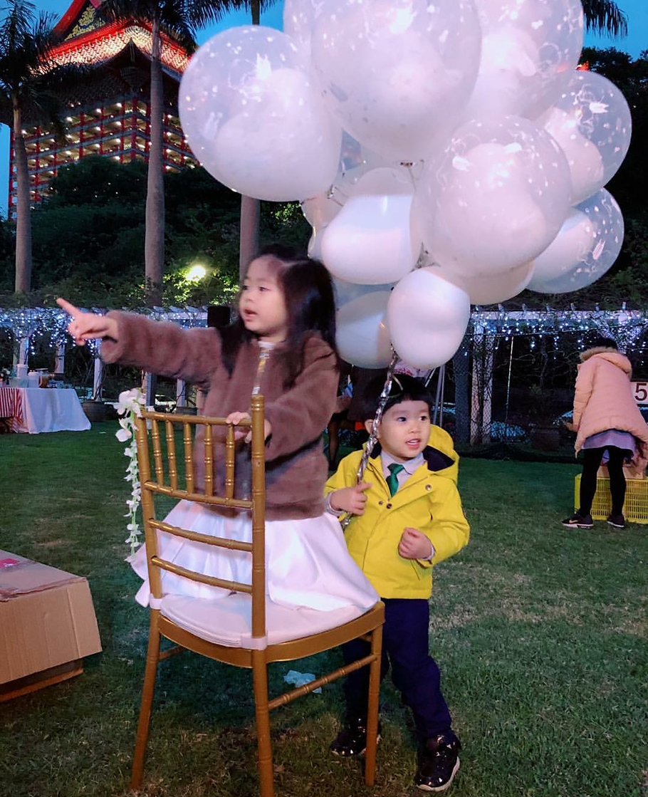 林志颖|林志颖同父异母弟弟罕现身，为1岁女儿办周岁派对，颜值不如小志