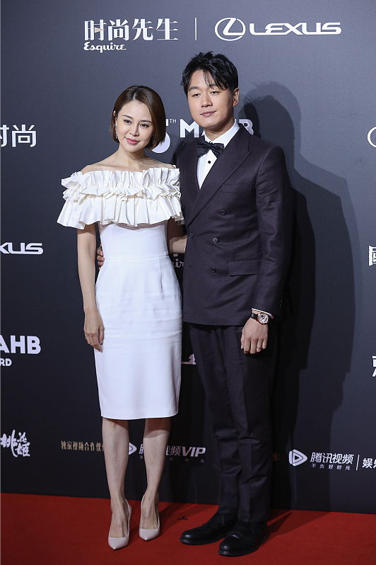 关悦|佟大为真是太有福气了,关悦不仅长得好看身材也挺好,穿白裙真美