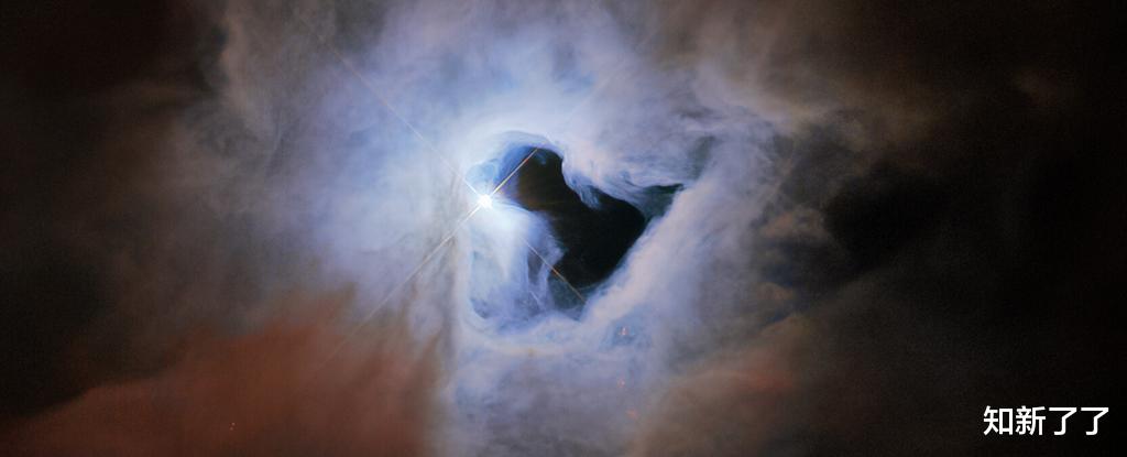 哈勃在太空深处发现了一个怪异的“宇宙锁眼”,我们对此感到敬畏