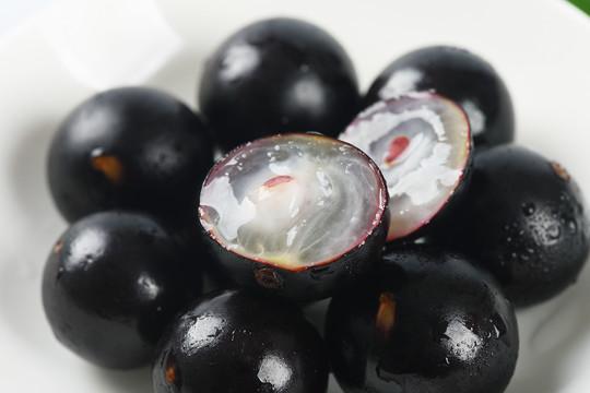 白发|一种好吃的土豪水果,一斤卖到50块,为何没人愿意种?原因有二!