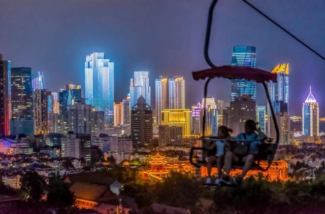 虫虫|庆华诞赏金秋，“近”享国庆好时光，假期最强旅游推荐来了