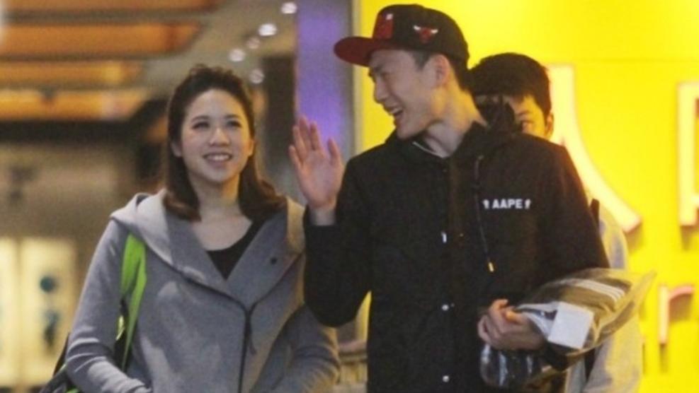 乳腺癌|情不再！前港姐冠军默认与艺人男友4年情玩完，现单身求介绍异性