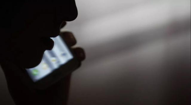 支付宝|比关闭国际通讯功能更让人忧心的是，整齐划一的叫好声