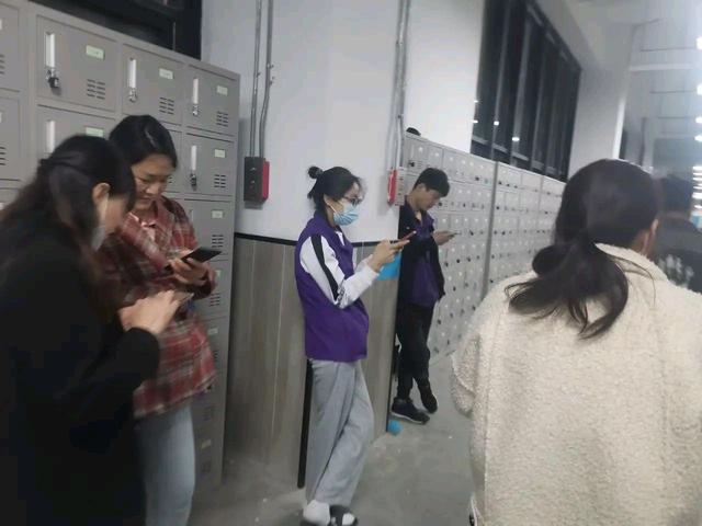 猎聘|进厂打工会毁了一个人?过来人:不是进厂毁了你,是厂里这几种人