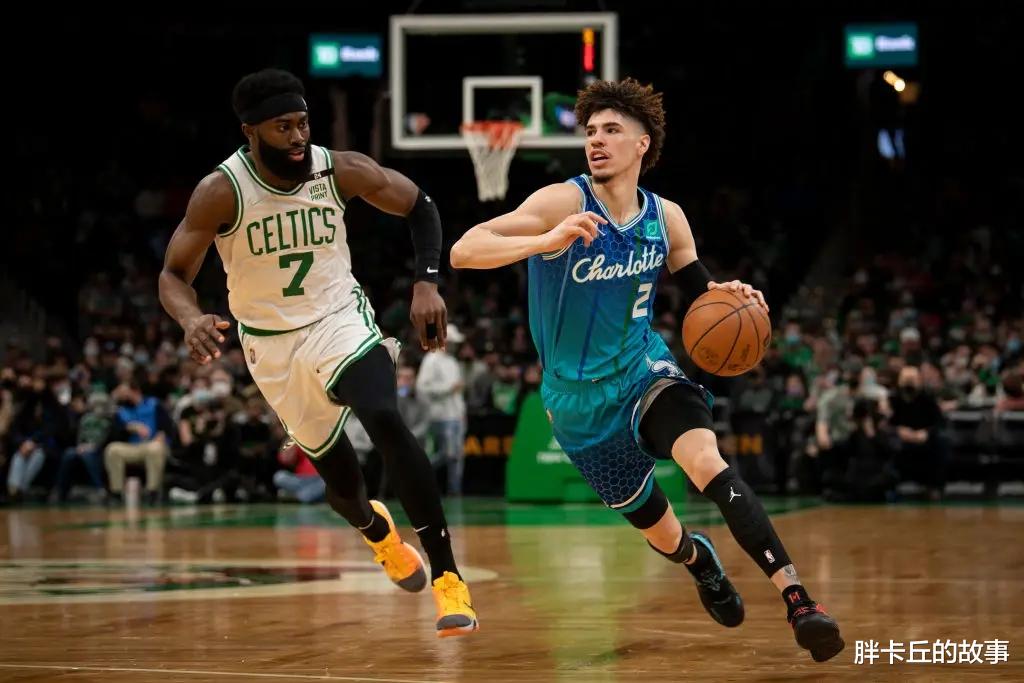 科比·布莱恩特|2月3日NBA球鞋上脚，三球一代、乔治五代