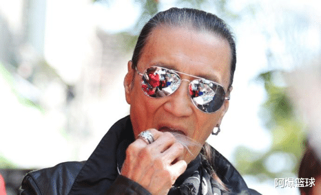 |把自己最好的青春奉献给一位大叔,分手后胖到不敢认,值得吗?