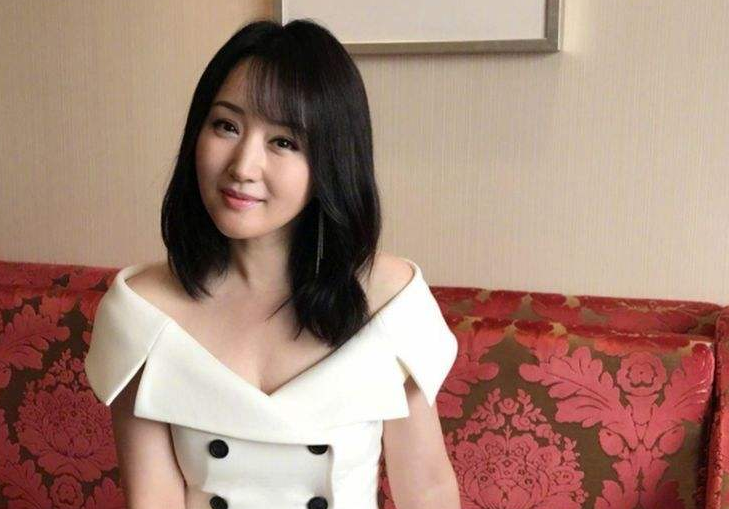 杨钰莹|蜜一样的杨钰莹,游离了两个男人之后,还能“甜”多久