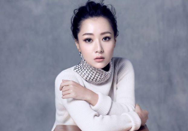 潜规则|长得美又是学霸，成龙为她惊叹，不愿接受潜规则，今成三线明星