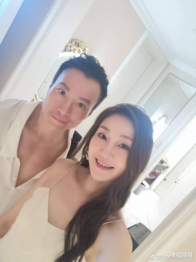 邓萃雯|万绮雯与邓萃雯聚首，一位长居内地一位开民宿，年过五旬都未生育