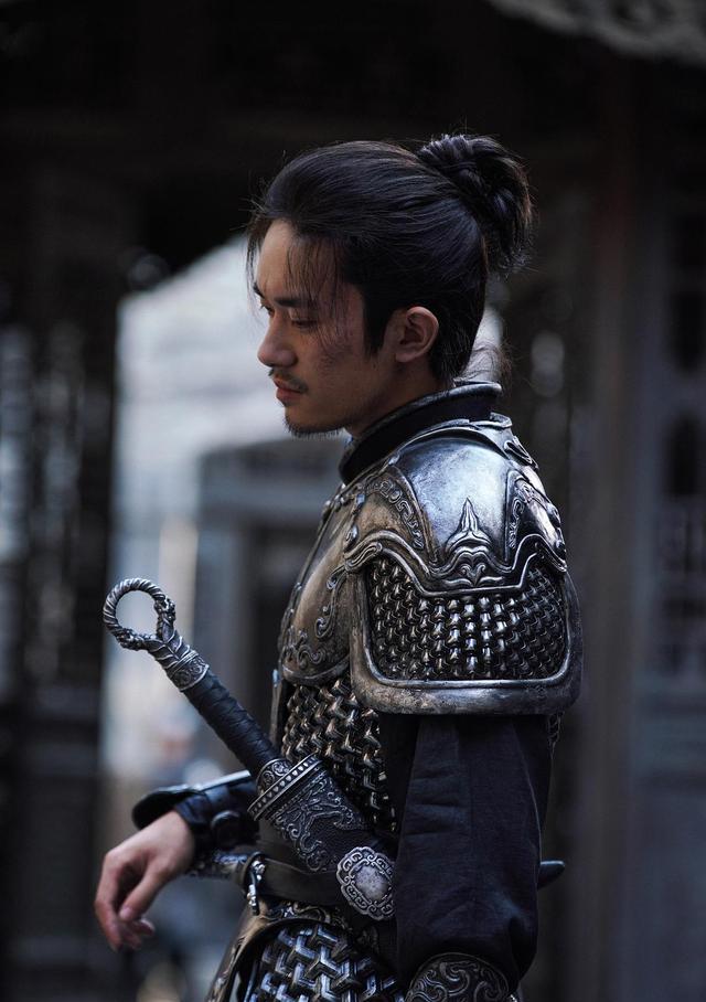 三体|《满江红》的道具和声音美学:重现宋刀八色、山西梆子串场,绝了