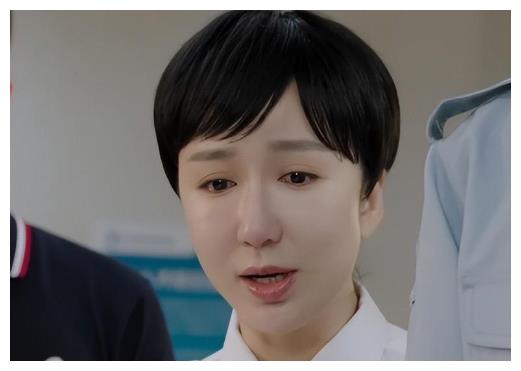 脸没恢复就别接戏了，“馒头脸蛋”演啥都拉胯，这些女星不羞吗