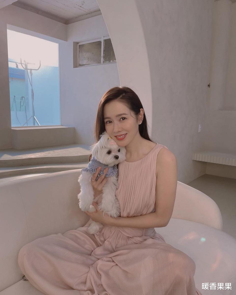 眼影 孙艺珍40+『逆生长妆容』5大要点！眼影选择要小心，唇色桃花倍增