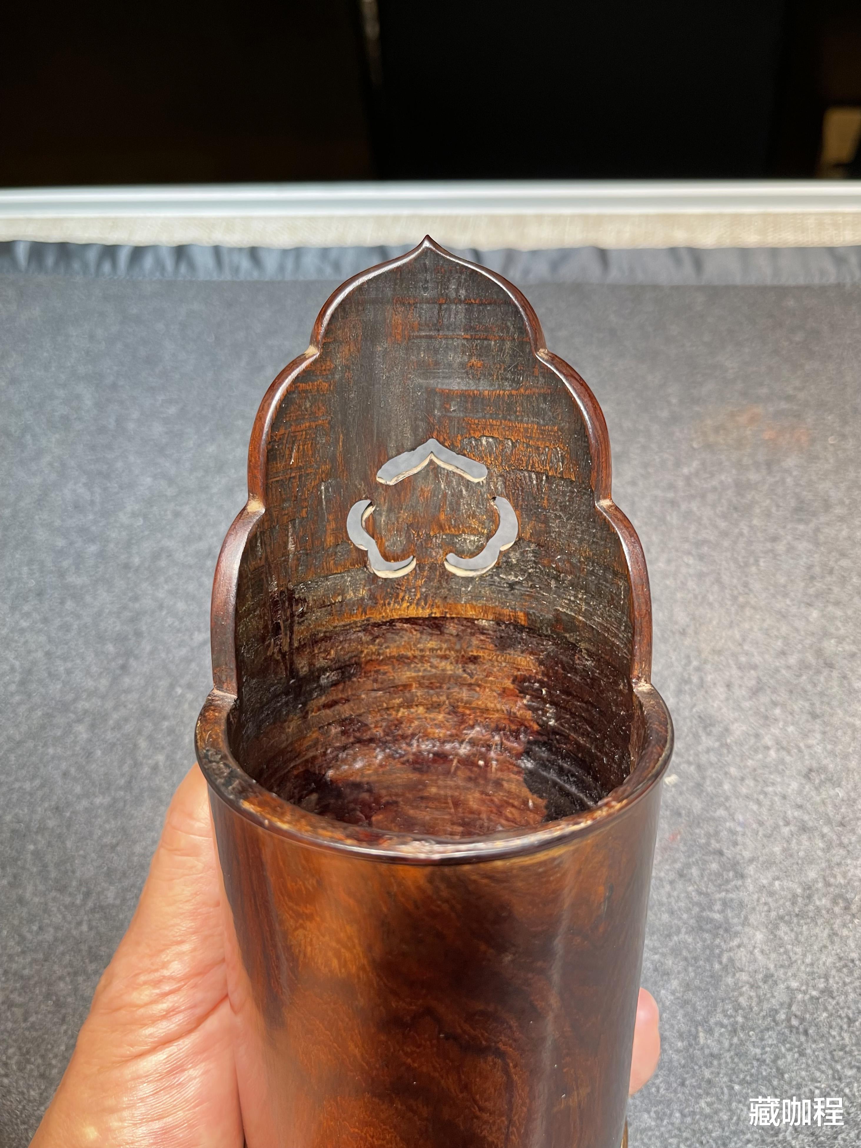 笔筒|僧帽高高立口沿,清黄花梨小扇筒只此一例