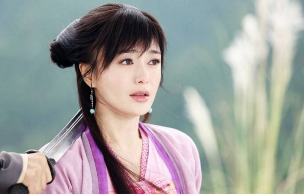 秦岚|14年前,被黄晓明抛弃的秦岚,14年后,她的报复手段真解恨