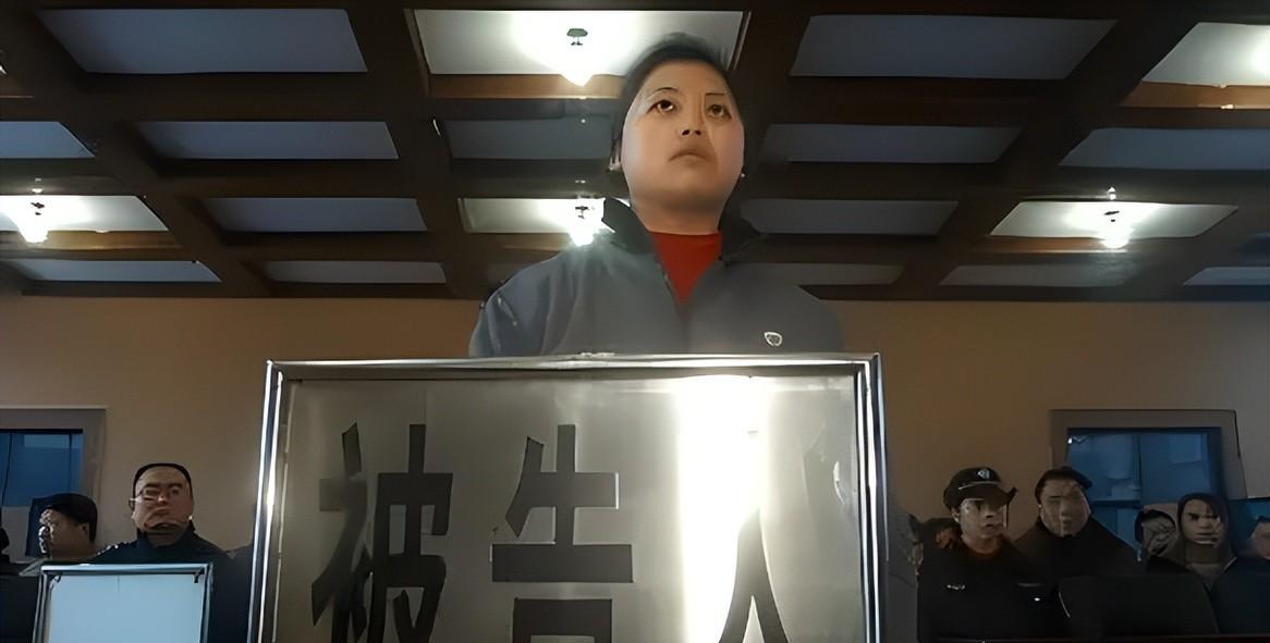 2007年,孪生姐姐捂死妹妹,千人声援求轻判,他们为何原谅谋杀?