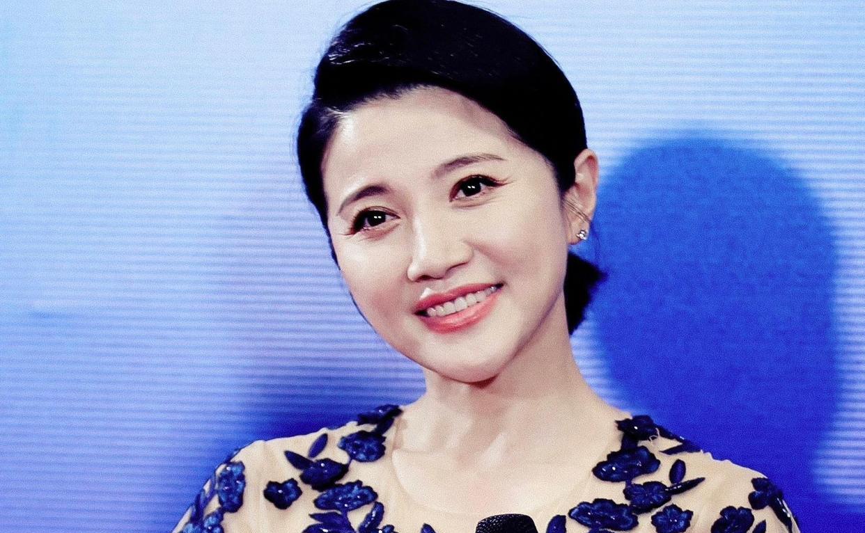 颜丙燕|张嘉益的好友，凭《甘十九妹》成名，如今49岁仍单身