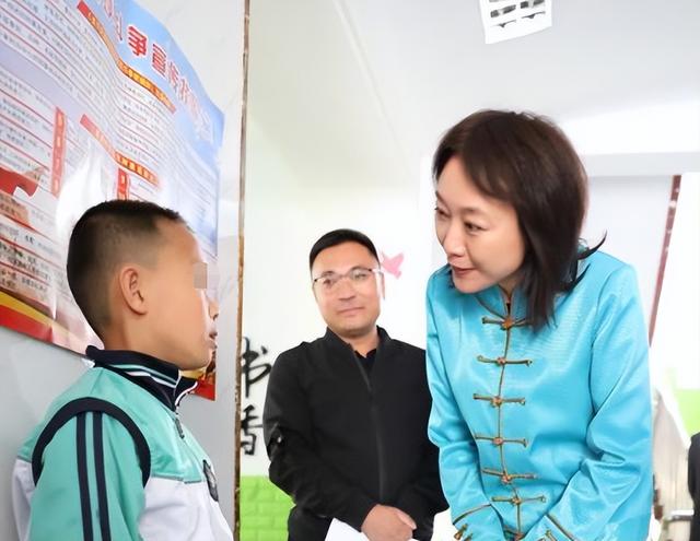 贪官许爱莲落马记，30万两针的美容针说打就打，最终下场如何了