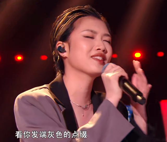 李玟|《中国好声音》5强战，李玟给周菲戈王泽鹏同样49分，两个都想保