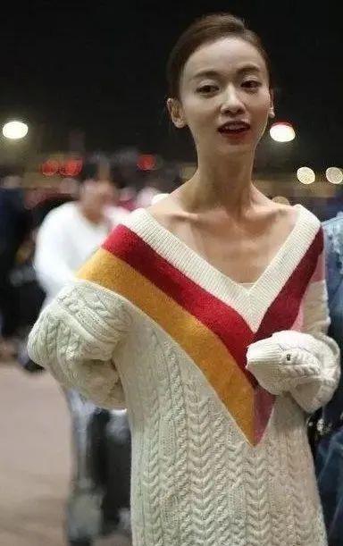 迪丽热巴|清瘦和丰满的女星对比：热巴瘦出“蝴蝶骨”，张雨绮“前凸后翘”