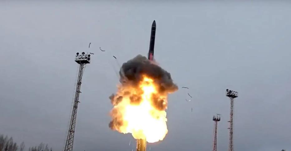 俄乌激战关键时刻，俄军收到两条好消息，普京底气更足了