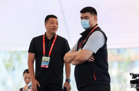 中国男篮|中国男篮宣布意外任命，45岁黑马当杜锋接班人，杨鸣王博集体落选