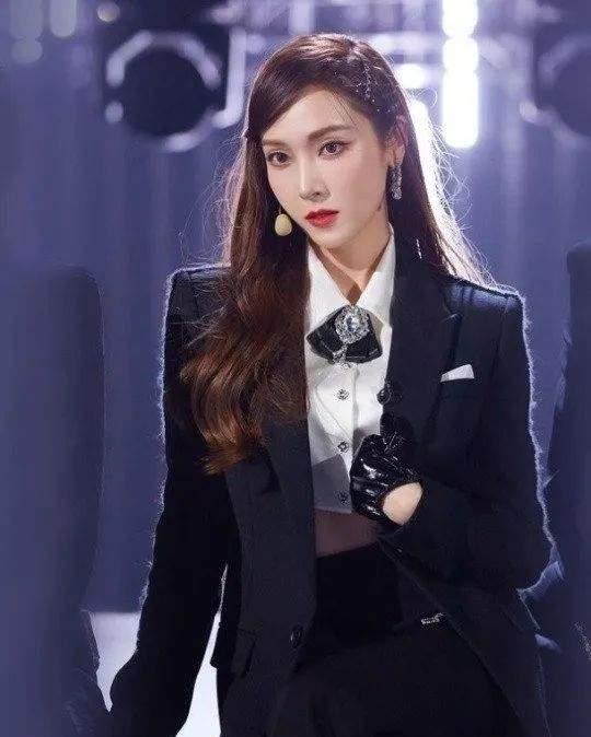 高山清渠|Jessica中国C位出道?与少女时代回归时间重合;HYBE闵熙珍女团公开