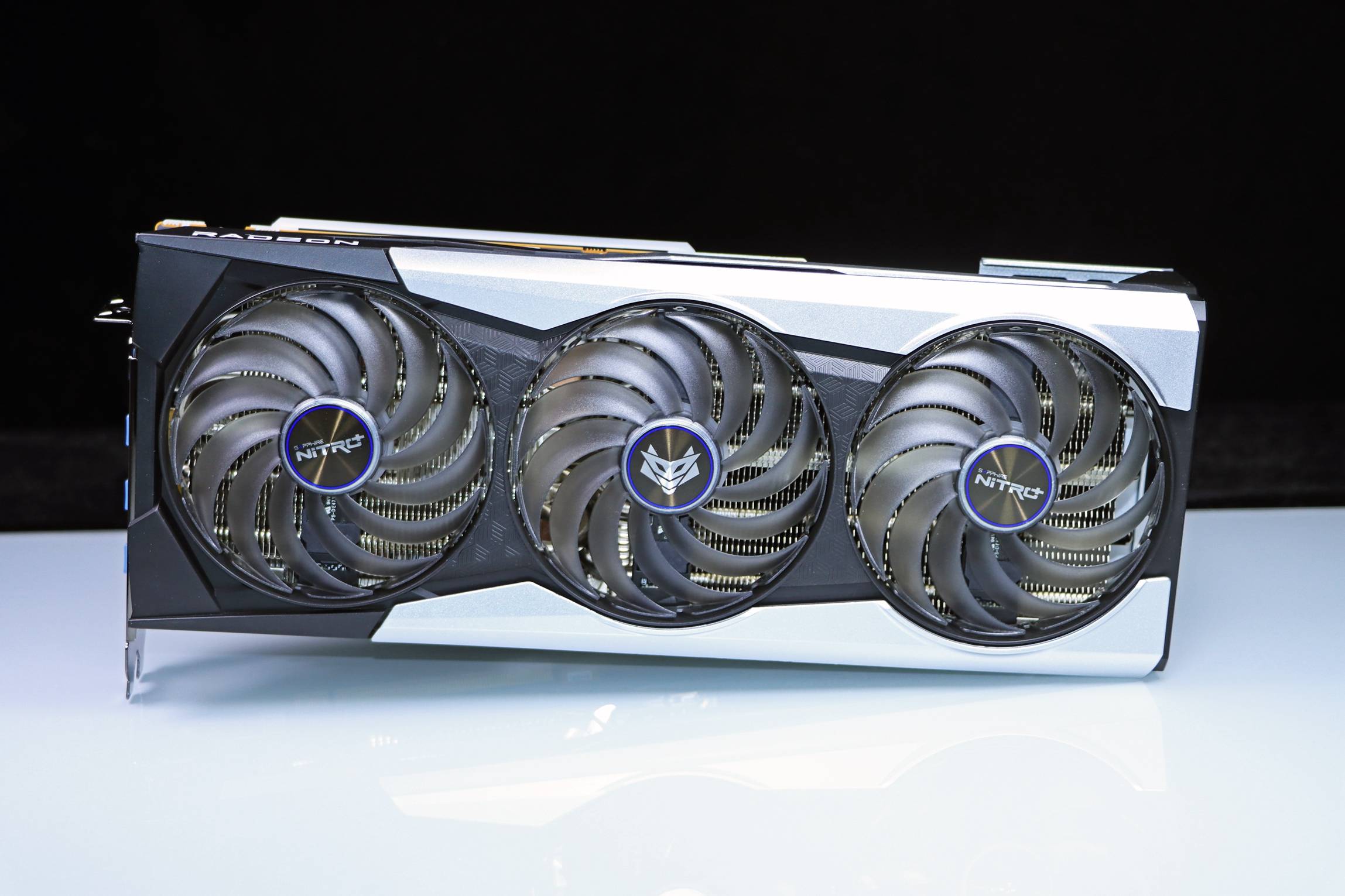 显卡|雷克沙 战神之刃 + AMD Zen3 B2 CPU 实测，甜品内存频率在哪？