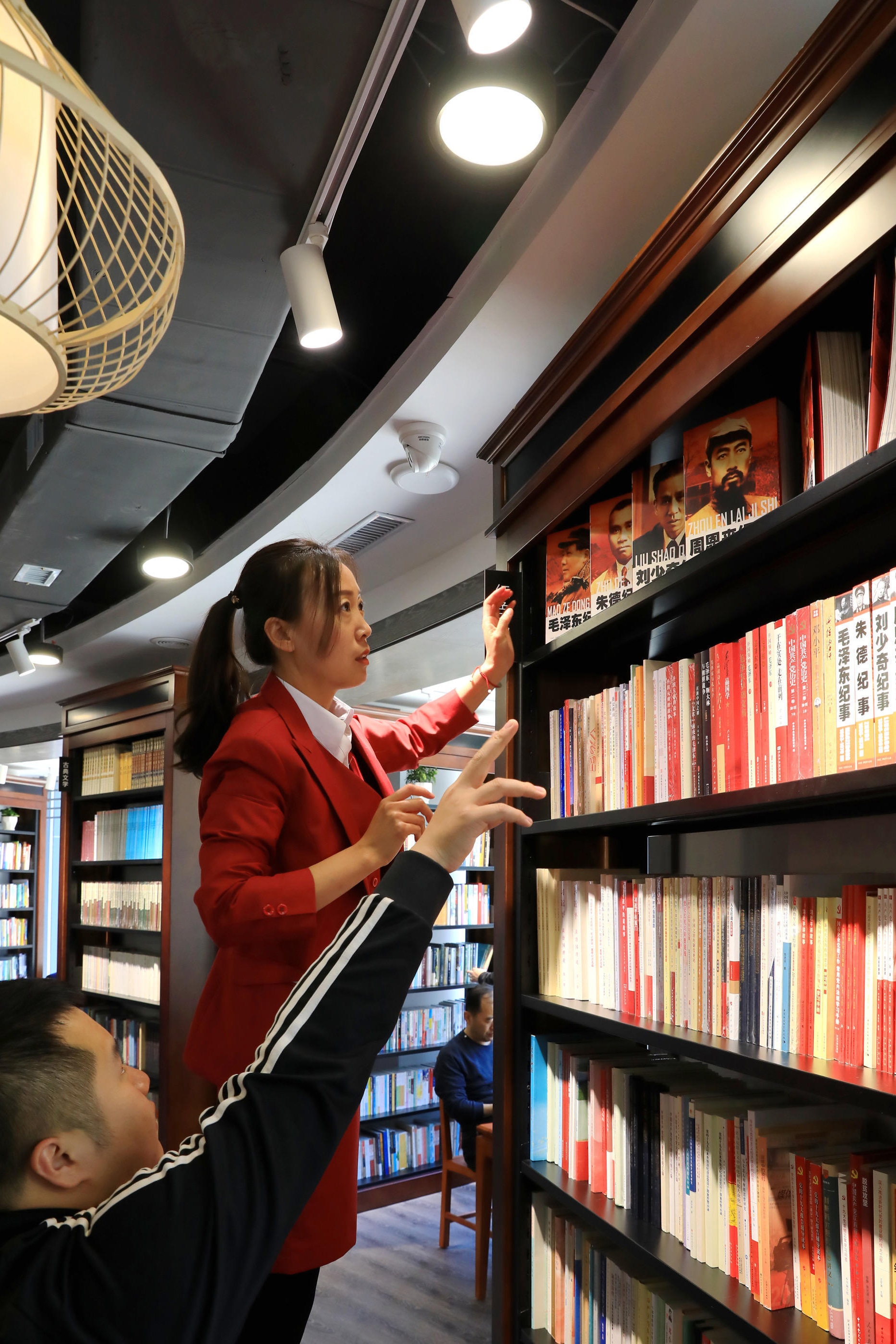 新华书店|查理森：在故乡，寻访书店