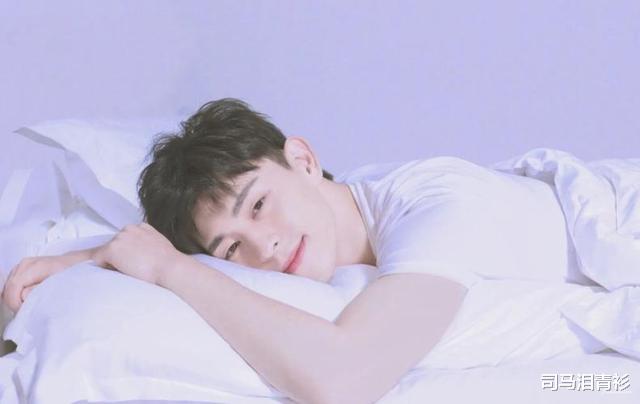 王宝强|同样都是缴税，把邓伦和王宝强放在一起看，差距就出来了