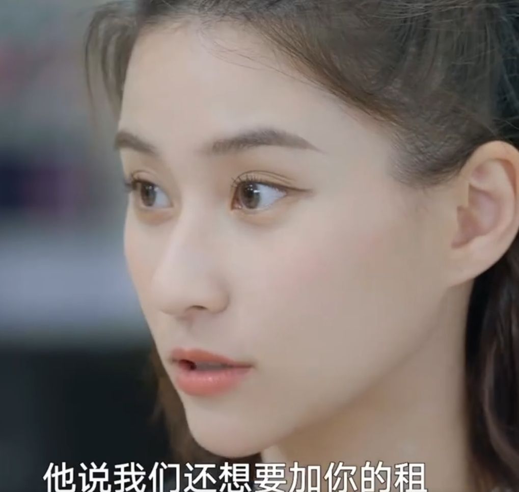 何超莲|何超莲言论又惹争议,身为赌王千金没享受到红利,家里有钱是原罪