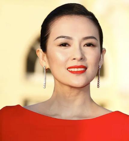 鞠婧祎|纪实:一部代表作都没有,却高高在上当评委,小丑闹剧何时休?