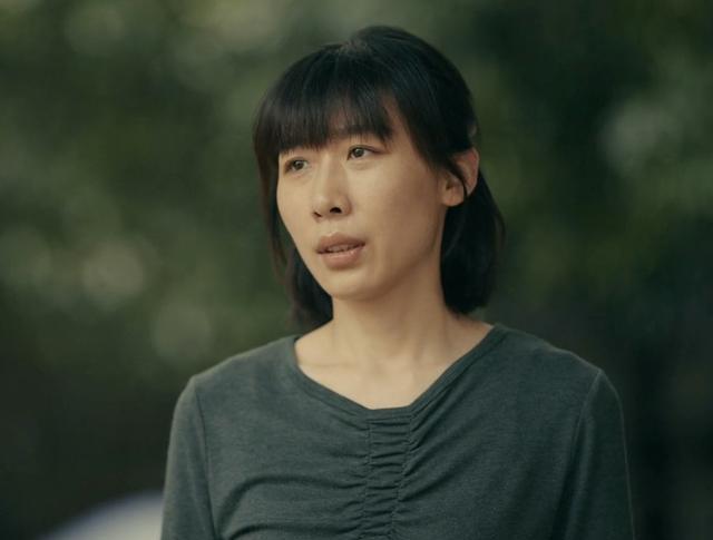 李庚希|8位“苦瓜脸”女星,五官单看挑不出毛病,凑一起愁容满面,真亏