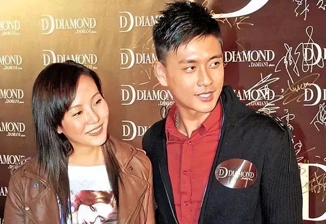 杨怡|港星钟爱改名：求子、求姻缘、求健康，理由千奇百怪，有人改糊了