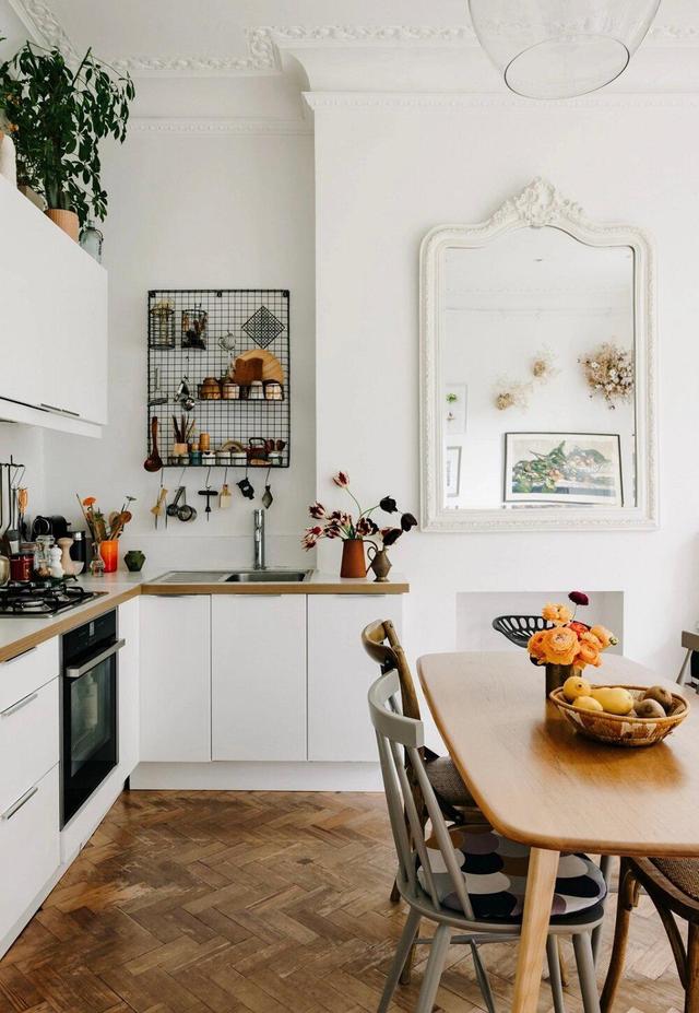 小清新复古家居,有看得见树和花的窗,饱含生活气息的画,好心水