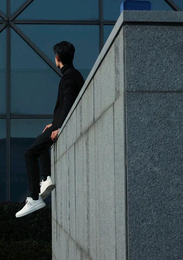 肖战|肖战担纲主演史诗级话剧如梦之梦,有些人却还沉湎于过去自娱自乐