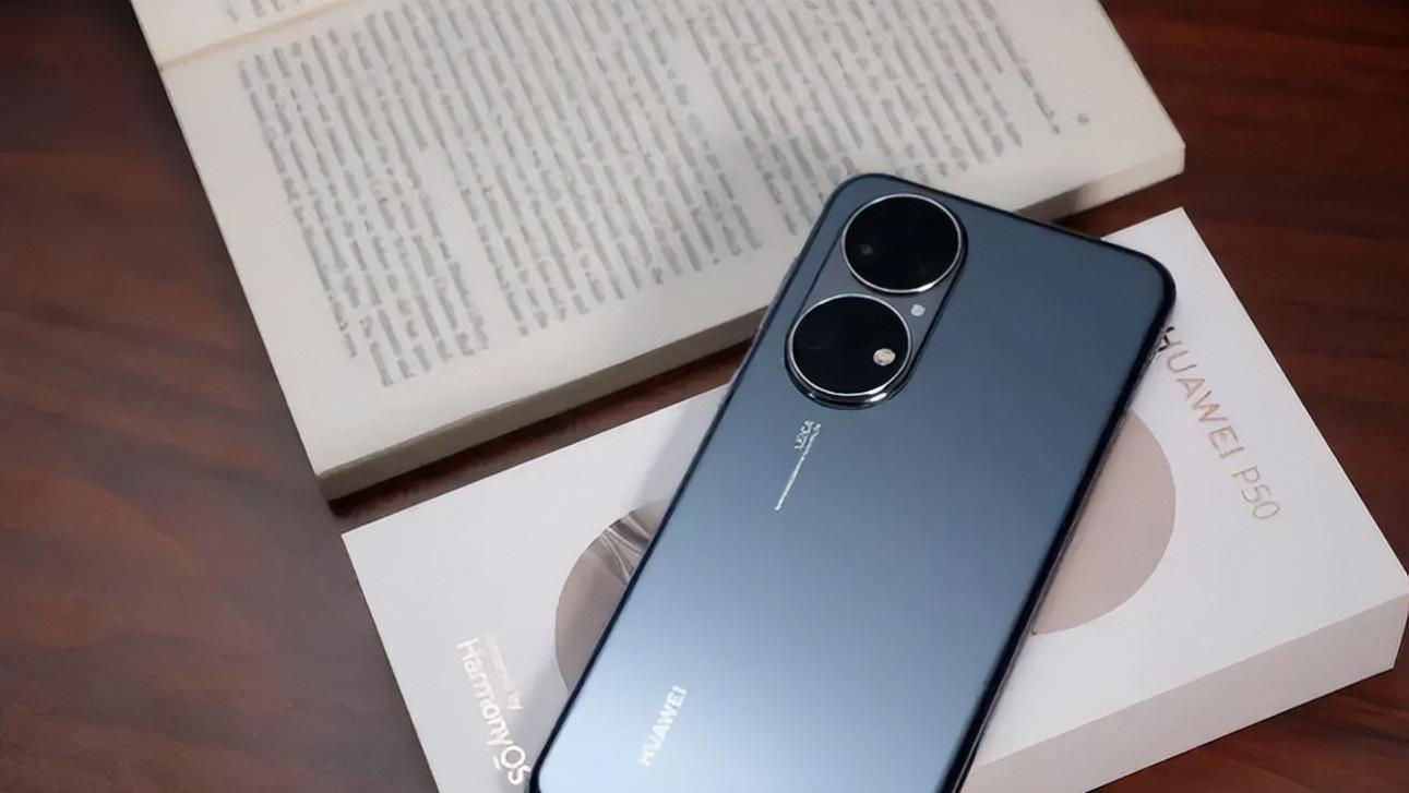 显卡|鸿蒙新机量产，16G+512G卖8488元，网友：有心但无力