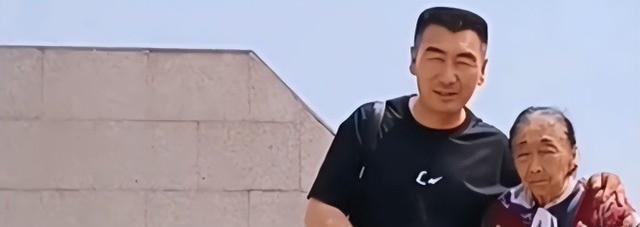 李玉成|马玉琴自称像提线木偶,身体一天不如一天,李玉成用板车推着她走