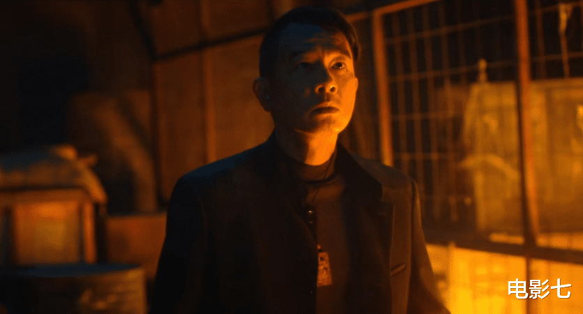 陈小春|播放量仅200万,事实证明,女演员穿着性感,也拯救不了这部网大