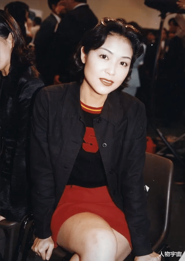 张凤妮|张凤妮:闷葫芦竞选港姐成名,嫁小7岁大马富商,生3个漂亮女儿