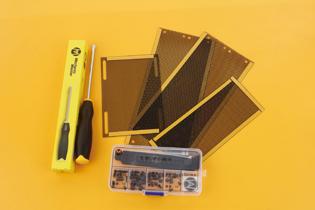 机箱|小巧便携,颜值在线!把玩机械大师C24小方糖机箱