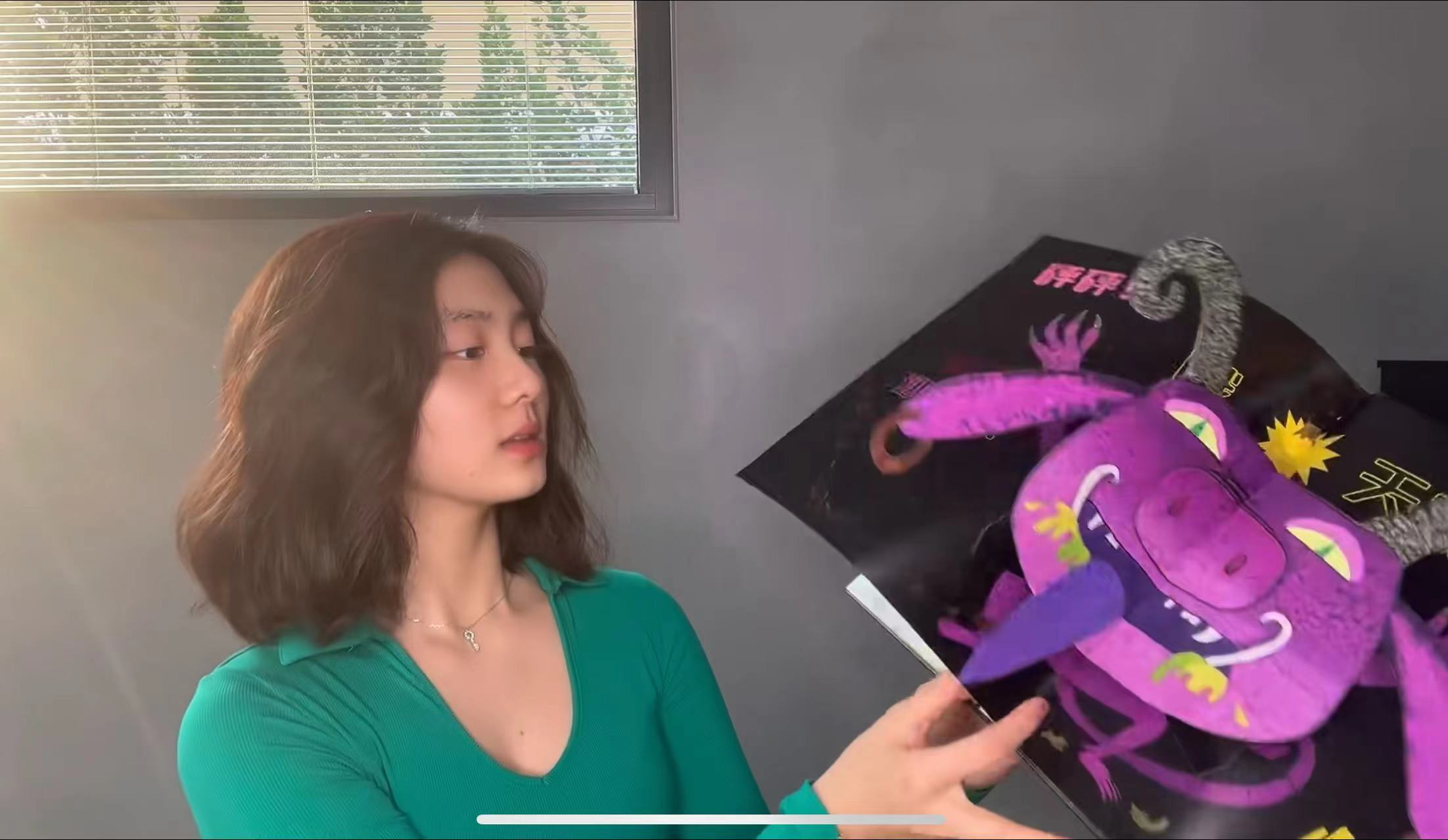 黄忆慈 黄磊大女儿黄多多近照太成熟！烫卷发打5个耳洞，红唇瓜子脸似陈德容