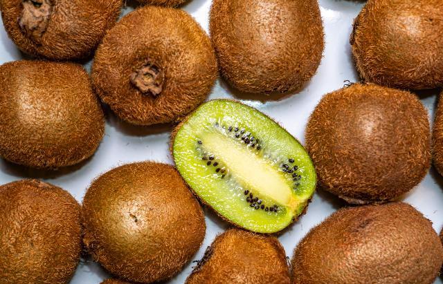 入夏后，建议多吃5菜3果，富含天然高叶酸，中老年人更要懂得吃